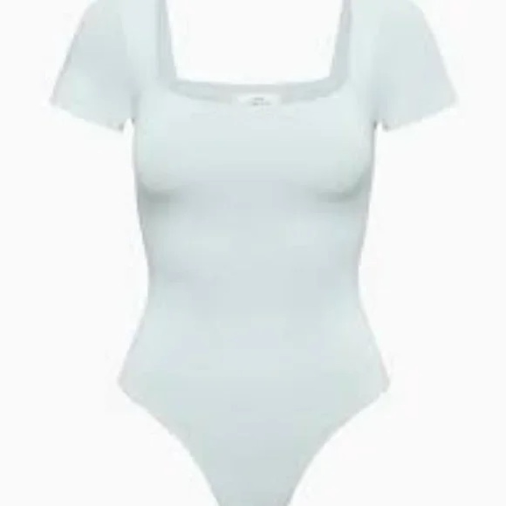 Aritzia Babaton Light Blue Short Sleeve Square Neck Bodysuit size M